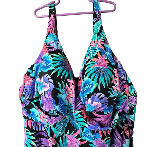 NWT Sarong Front Style Swimsuit with Wire Free Bra Size 20 - Picture 3 of 12